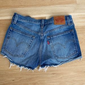 Levi’s 501 women’s shorts size W 24